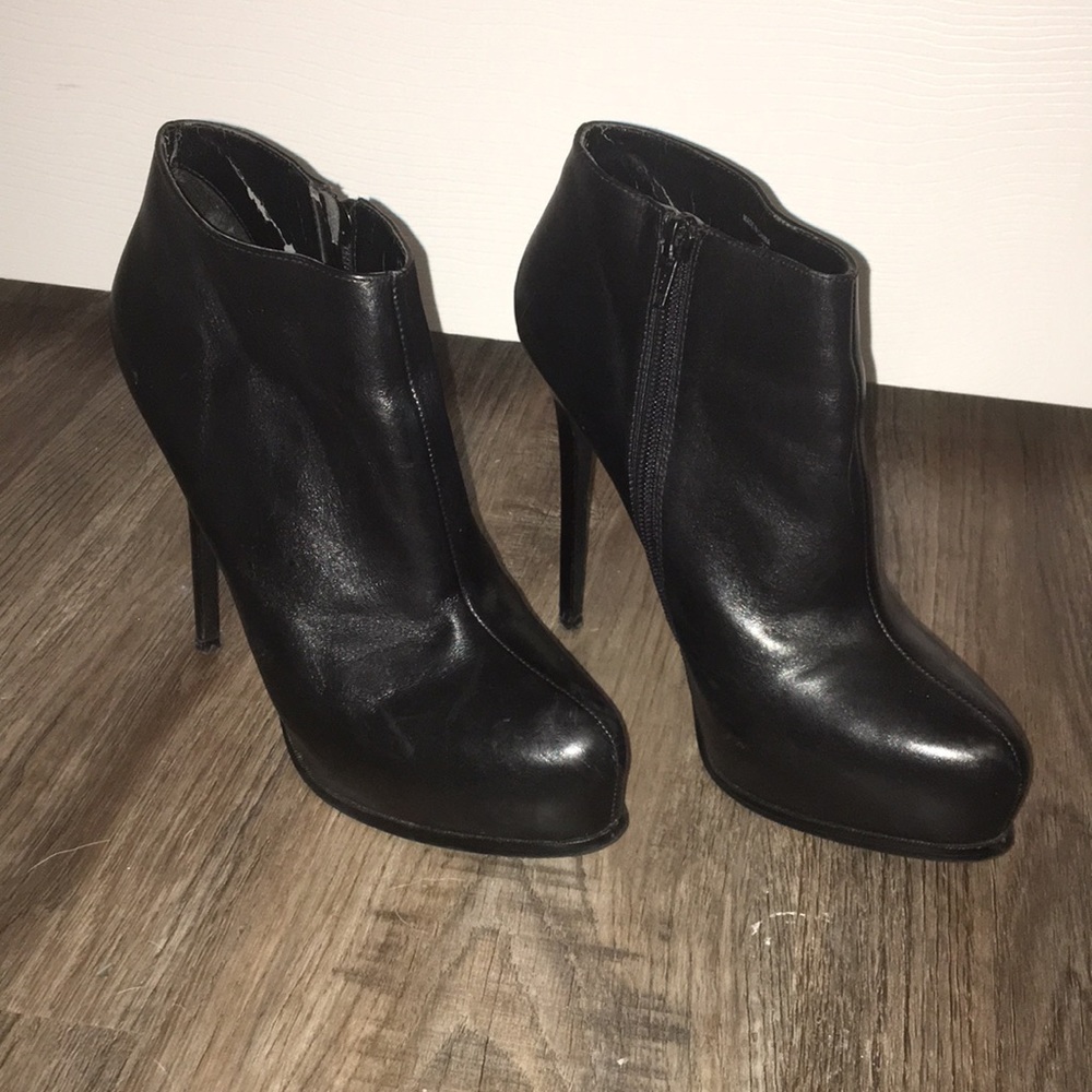 Black Aldo bootie stilettos size 38